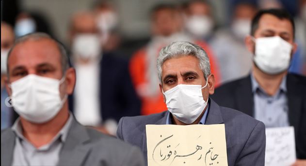 کارگران در صف مقدم مقابله با دشمن ایستادند