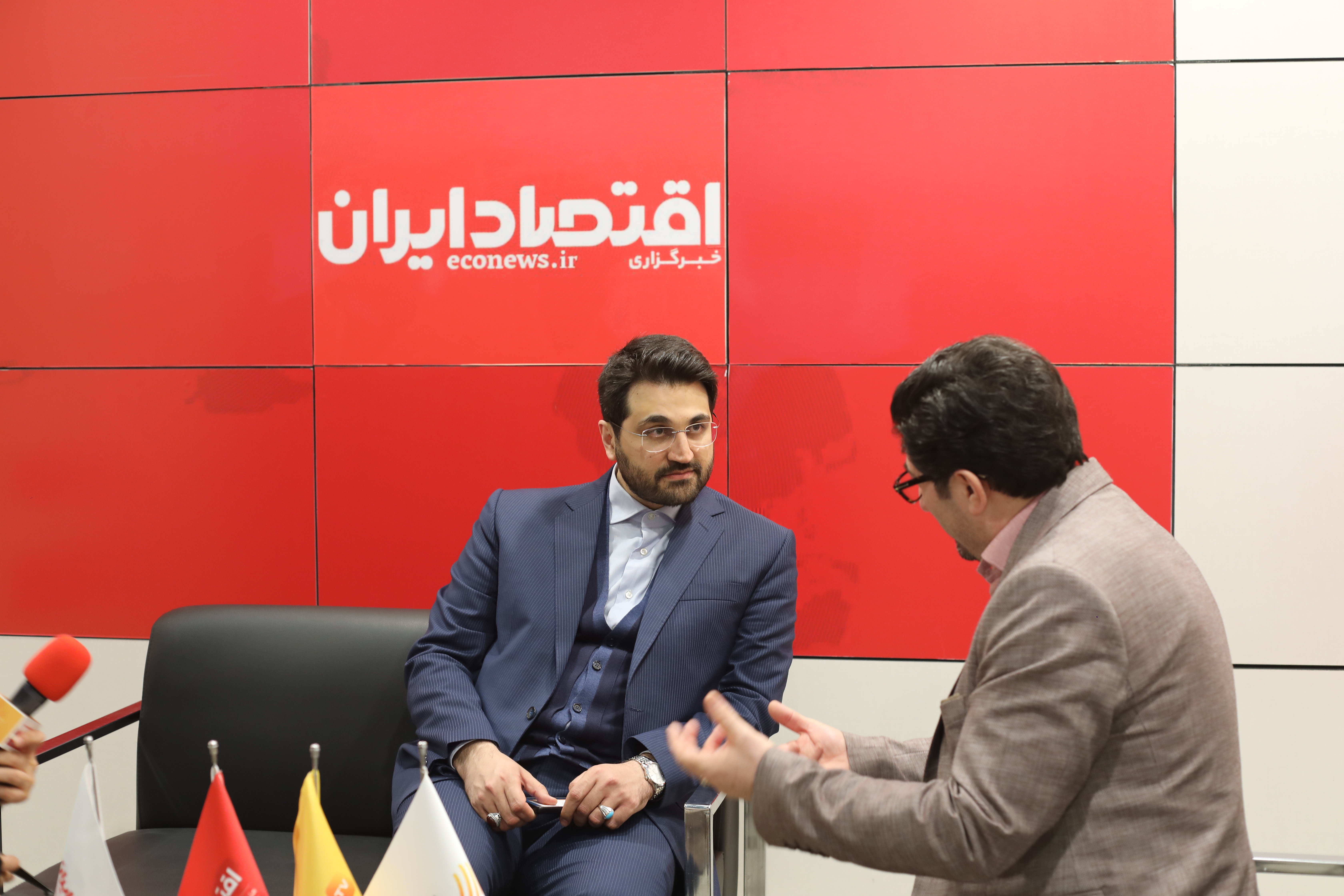 بازدید رئیس سازمان امور مالیاتی ازغرفه اقتصاد ایران