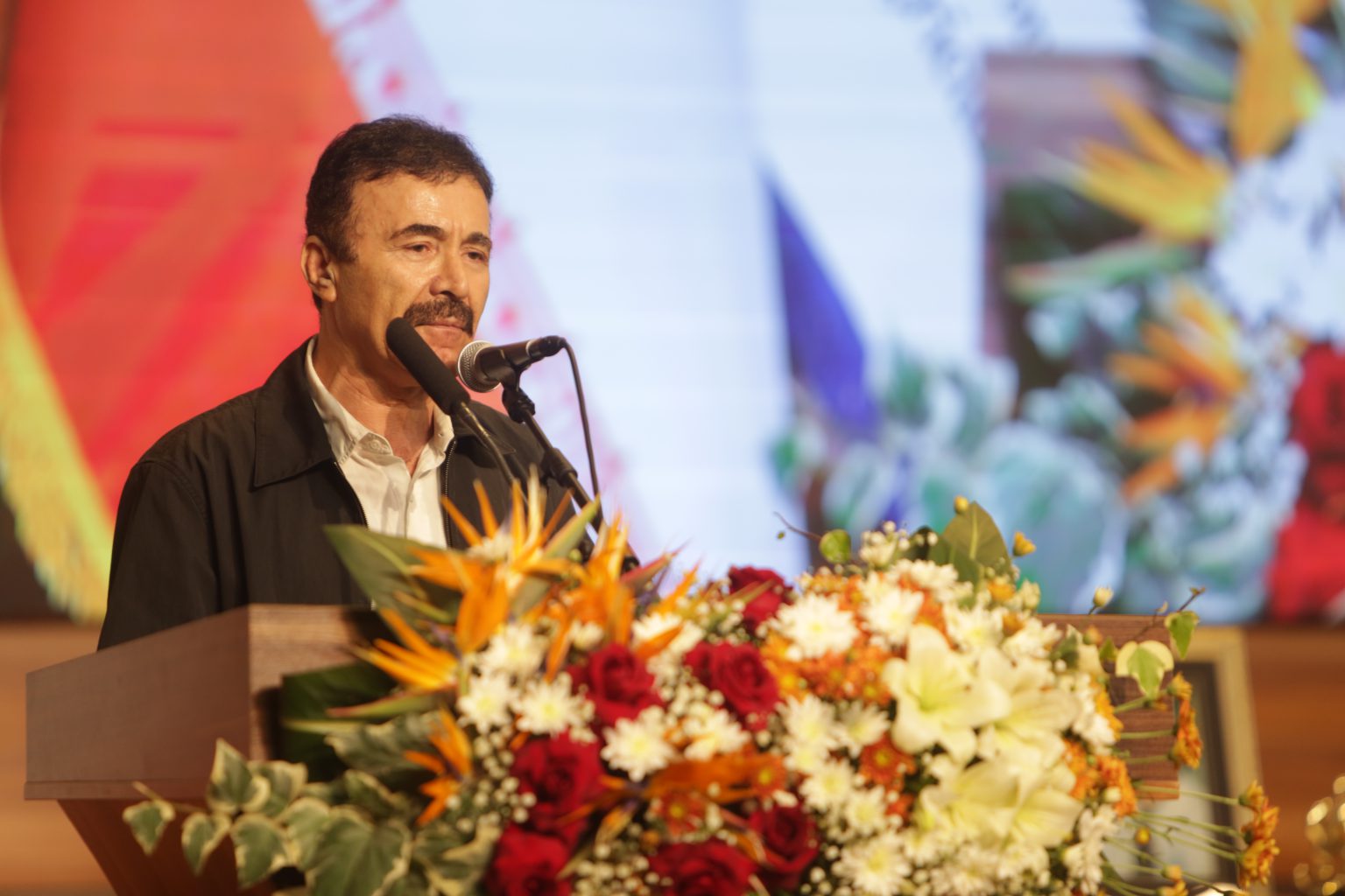 انتقاد صادرکننده برتر از موانع پیش روی تولید و صادرات