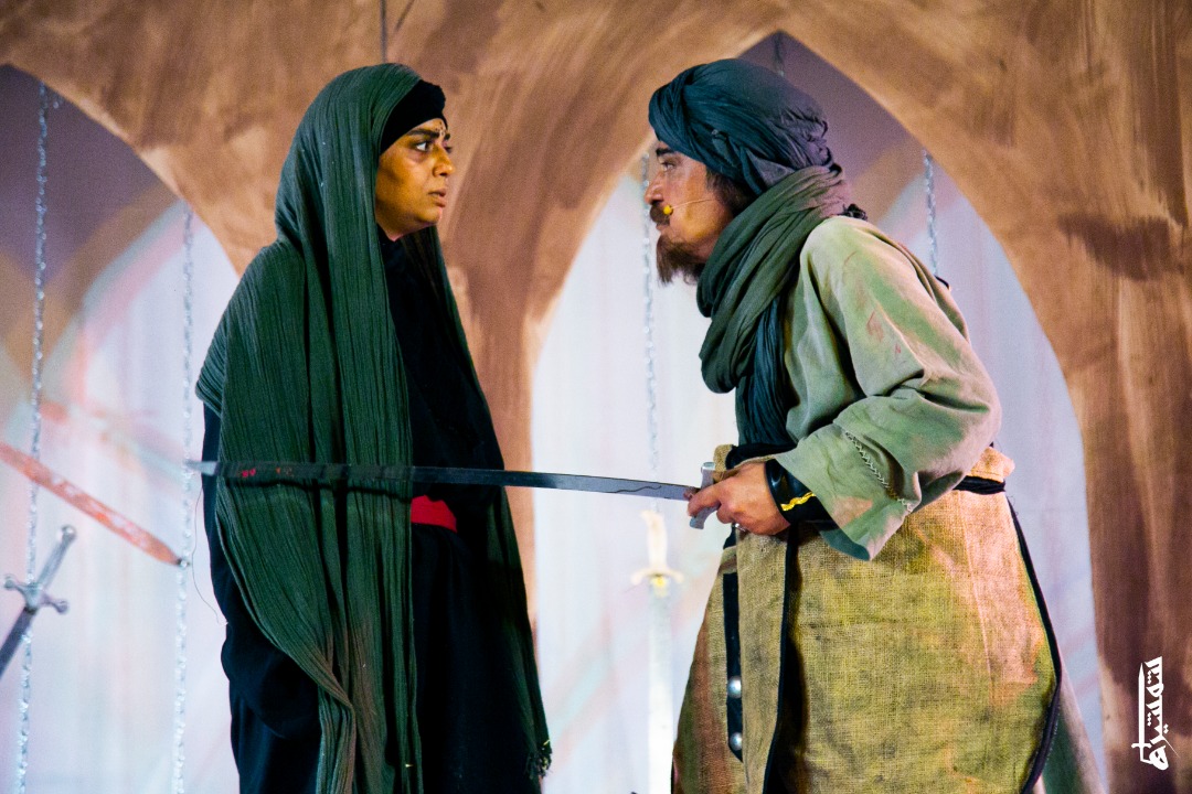 اجرای نمایش آئینی " شمشیر ها " در پردیس تئاتر تهران