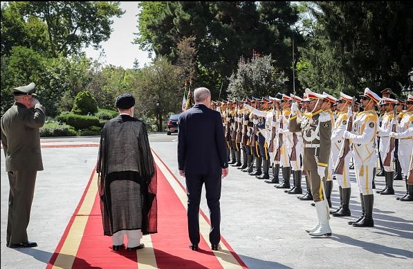 استقبال رسمی رئیس جمهور از اردوغان درسعدآباد