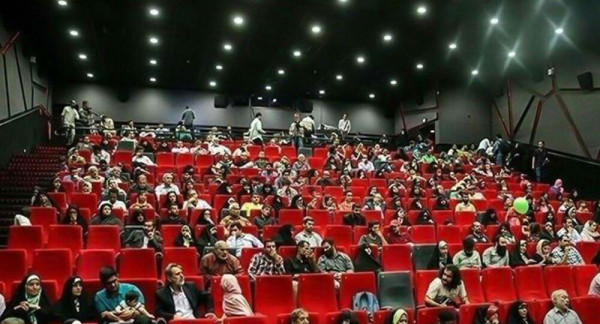 سالنهای تئاتر و سینما تعطیل نمیشوند
