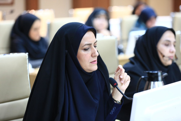 چند درصد زنان پشت میز مدیریتی نشستهاند؟