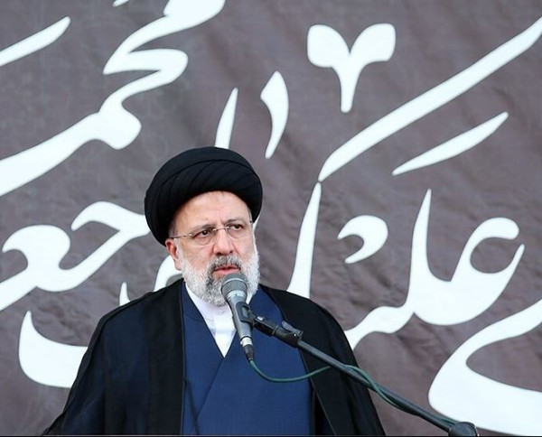 نباید در هیچ شرایطی از مسیر حق خارج شد