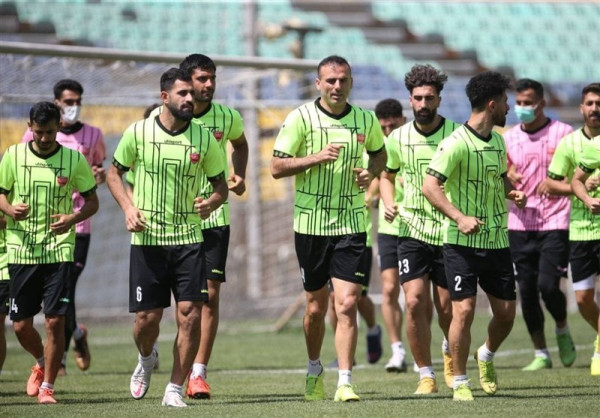 جلسه فنی پرسپولیسیها پیش از سفر به رفسنجان