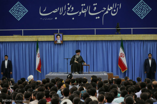دیدار رمضانی دانشجویان با مقام معظم رهبری