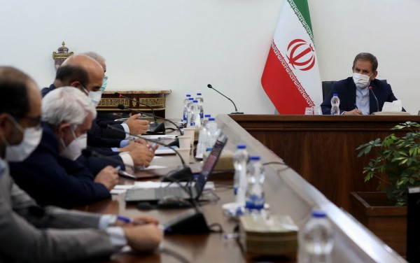دولت از سرمایه گذاران صنعت برق حمایت میکند