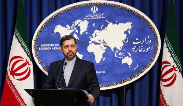 با افتخار کنارمردم قهرمان فلسطین ایستاده‌ایم
