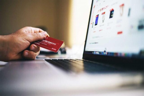 تبلیغ سایتهای فیشینگ در صفحه اینفلوئنسرها!