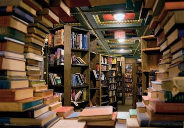 اخراج کارمندان فروشگاههای کتاب در آمریکا