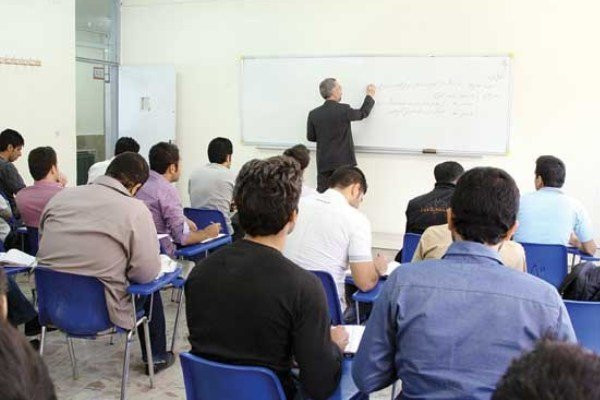ضرورت بازنگری برنامههای عادی دانشگاهها