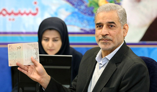 صادق خلیلیان در انتخابات 1400 ثبت نام کرد
