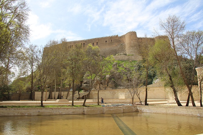 آشنایی با باغ گلستان در مجاورت قلعه تاریخی فلک‌الافلاک 