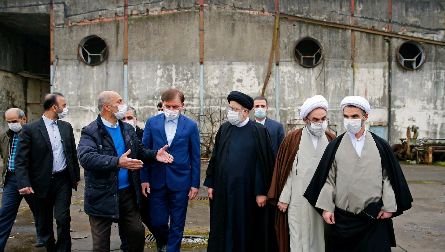 بازدید سرزده رییس جمهور از کارخانه پوشش گیلان