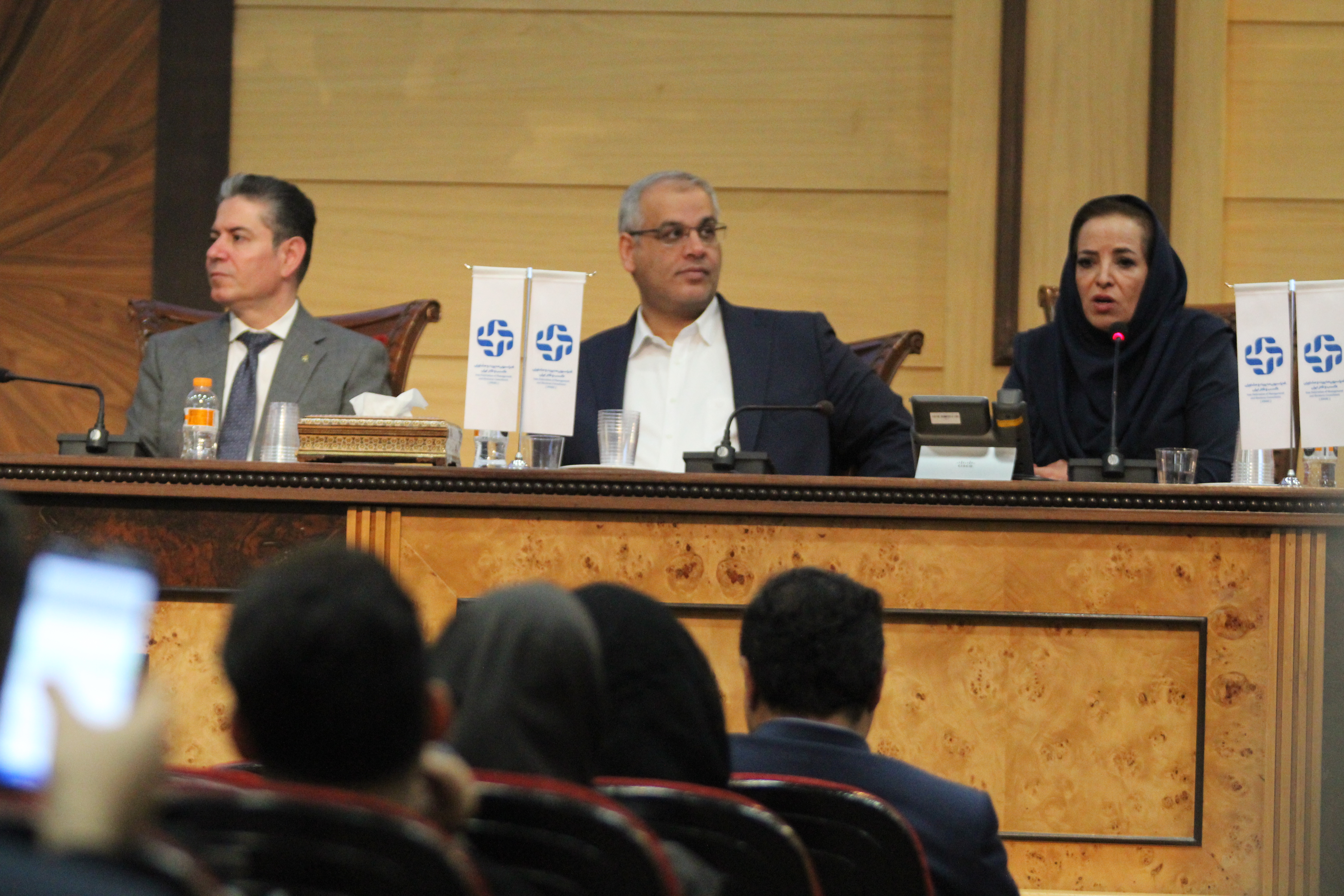 برگزاری نشست چالش های اقتصادی بنگاه ها