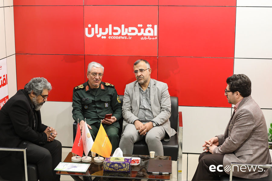 بازدید معاون وزیر اقتصاد از غرفه اقتصاد ایران
