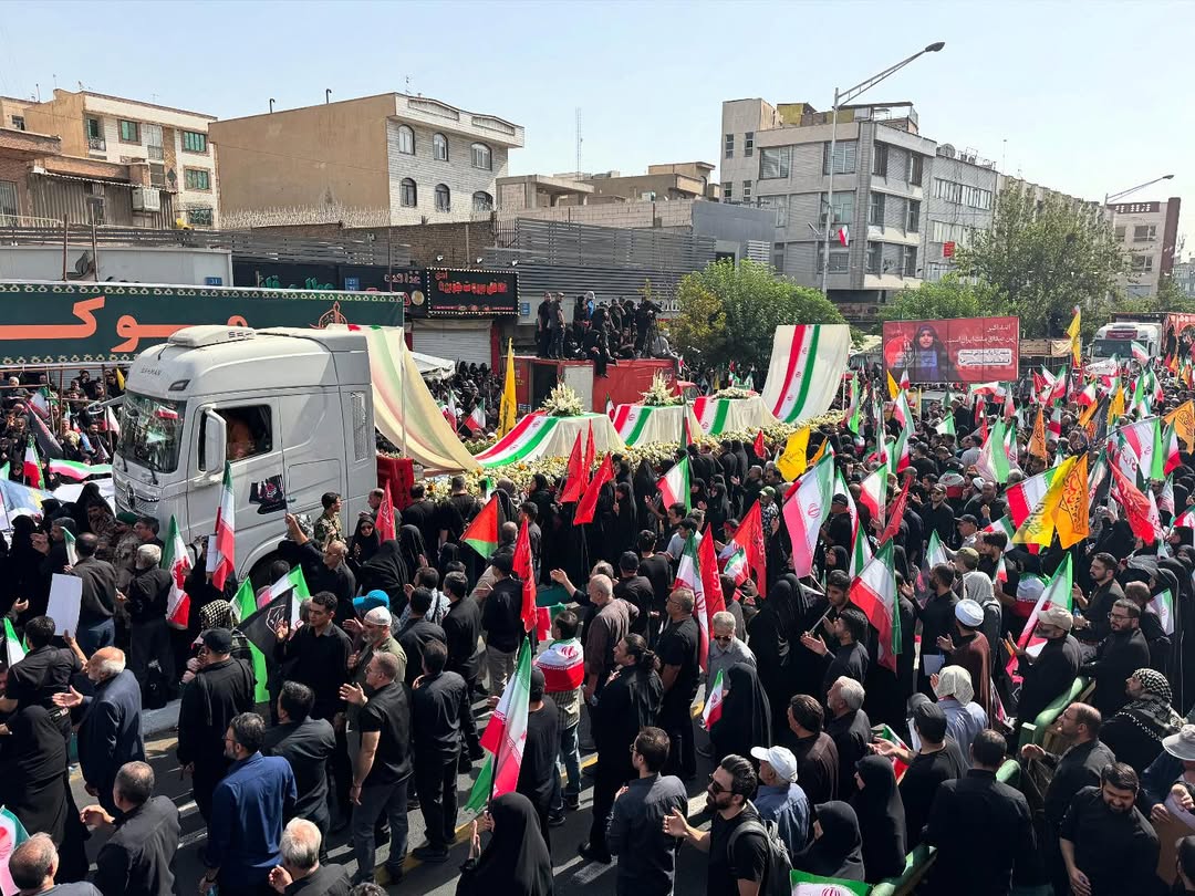 مراسم پرشکوه تشییع جمعی از شهدای اقتدار+عکس