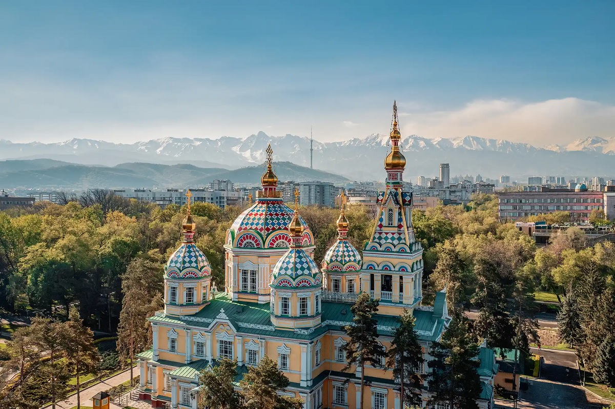 با این قطار لوکس از جاده ابریشم بگذرید