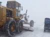 انجام عملیات برفروبی و نمک‌پاشی راهداران سنندج در محورهای مواصلاتی