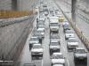 ترافیک سنگین در محورهای مواصلاتی؛ بارش باران در جاده‌های ۲ استان