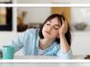 چرا بعضی صبح‌ها «خسته» از خواب بیدار می‌شویم؟ راهکار چیست؟
