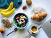 کیک و بیسکویت به عنوان وعده صبحانه، برای کودکان ارزش غذایی ندارد