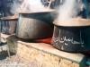 توزیع ۲ هزار پرس غذای گرم نذری بین عزاداران روستای کرونی شیراز