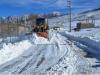 عملیات برفروبی ونمک‌پاشی محور روستایی دفراز-گلنگش توسط راهداران رودبار