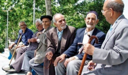 چشم انتظاری 11 ساله بازنشستگان برای احقاق حقوق!