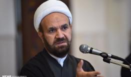 هدف جریان‌های انحرافی کم‌رنگ کردن دین در جامعه است