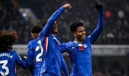 پیروزی چلسی و توقف لیورپول در لیگ جزیره