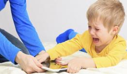 اعتیاد به فضای مجازی در کودکان نشانه‌ای از یک ناترازی در روابط انسانی و هیجانی کودک