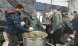 توزیع آش نذری همزمان با شهادت حضرت فاطمه(س) در آستانه