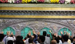 گل آرایی حرم امام رضا(ع) همزمان با شب نیمه شعبان