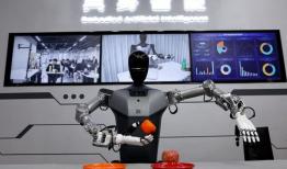 آیا هوش مصنوعی پشت میزها می‌نشیند؟