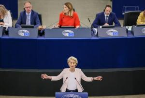 «فون در لاین» رئیس کمیسیون اروپا ماند