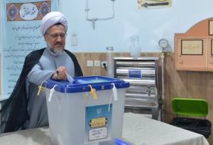 امام جمعه فسا از مردم خواست در انتخابات مشارکت کنند
