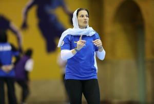 سرمربی تیم هندبال بانوان: به ٢ امتیاز این بازی نیاز داشتیم