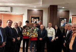 دیدار صمیمانه استاندار مازندران با برترین‌های کنکور