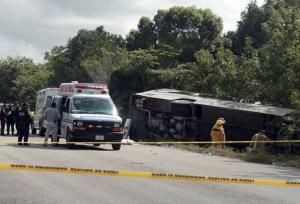 حداقل ۷ کشته در پی واژگونی اتوبوس گردشگری در غرب مکزیک