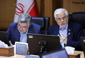 عارف: دستمزد جامعه علمی از بسیاری بخش‌های دولتی پایین‌تر است