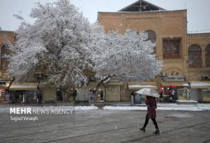 منظره زیبای برفی آرامگاه بوعلی سینا همدان