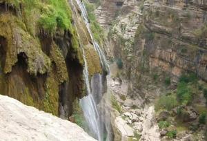 ضرورت ایجاد پل معلق در منطقه گردشگری آبشار کمردوغ کهگیلویه
