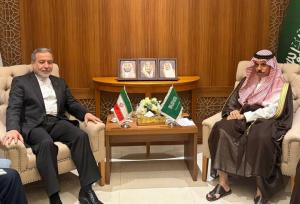 دیدار و گفتگوی عراقچی و  وزیر خارجه عربستان