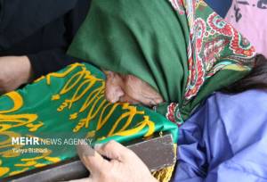 عیادت سفیران مهدوی از بیماران ورامینی در آستانه ولادت امام زمان (عج)