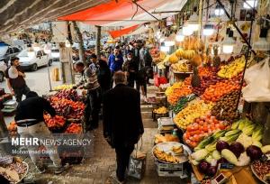 گیلاس و گلابی میوه‌های لوکس‌نشین بازار داخل