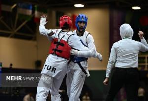 صادقیان در تکواندو به نیمه نهایی صعود کرد