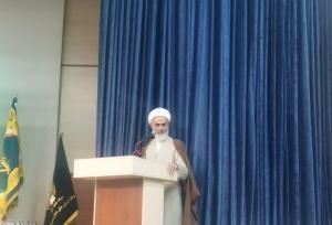 دشمنان می‌خواهند جمهوری اسلامی را از مسیر خود منحرف کنند