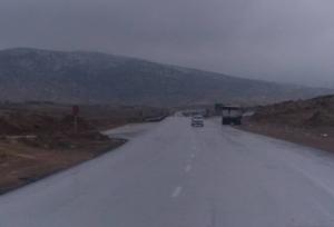 ۱۲ محور فارس برفی و بارانی هستند/ مراقب لغزندگی جاده‌ها باشید