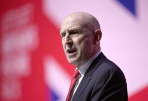 وزیر دفاع انگلیس: تحرکات کشتی جاسوسی روسیه را رصد کردیم